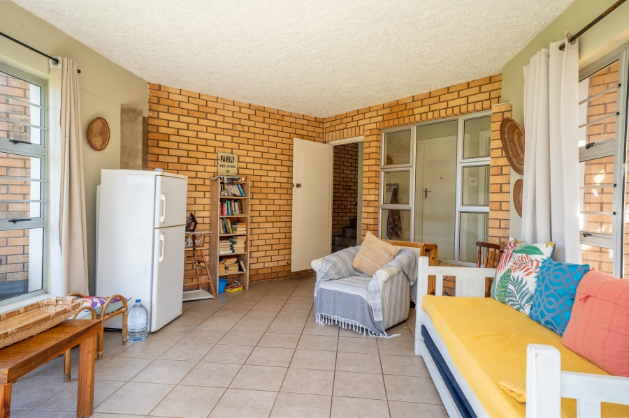 5 Bedroom Property for Sale in Kidds Beach Eastern Cape